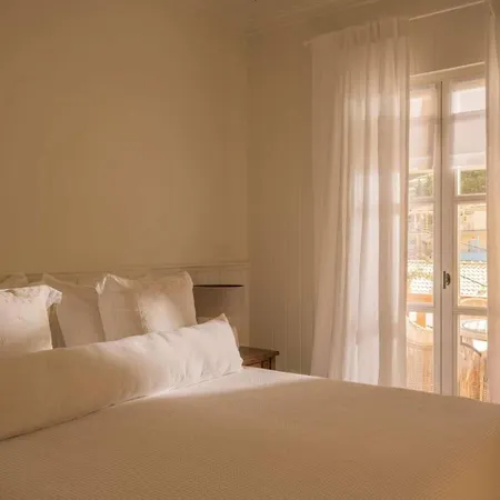 Aghioti Apartment *